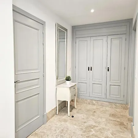 Ferienhaus Pass The Keys Spacious 4-Bed Home With Bbq