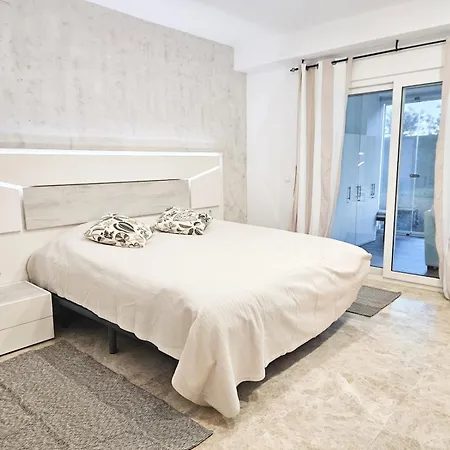 Pass The Keys Spacious 4-Bed Home With Bbq Ferienhaus