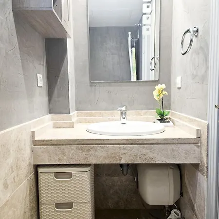 Ferienhaus Pass The Keys Spacious 4-Bed Home With Bbq