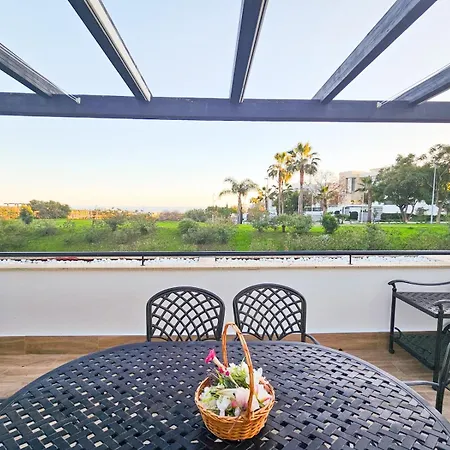 Pass The Keys Spacious 4-Bed Home With Bbq Ferienhaus