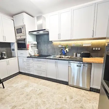 Pass The Keys Spacious 4-Bed Home With Bbq Ferienhaus *