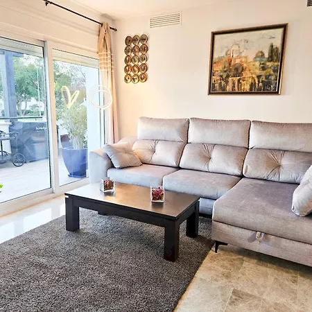 Ferienhaus Pass The Keys Spacious 4-Bed Home With Bbq *