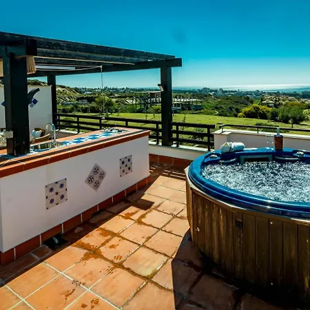 Ferienhaus Pass The Keys Spacious 4-Bed Home With Bbq *