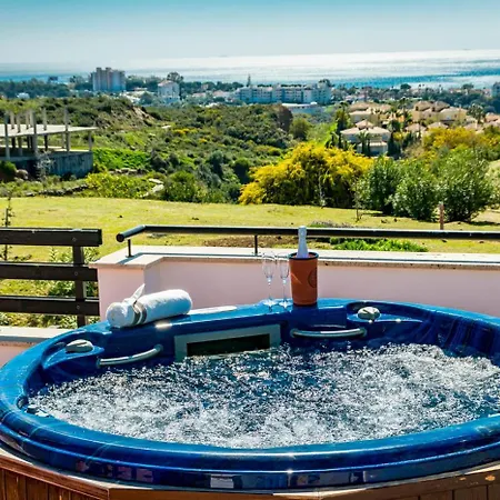 Ferienhaus Pass The Keys Spacious 4-Bed Home With Bbq
