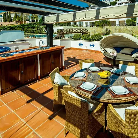 Ferienhaus Pass The Keys Spacious 4-Bed Home With Bbq *